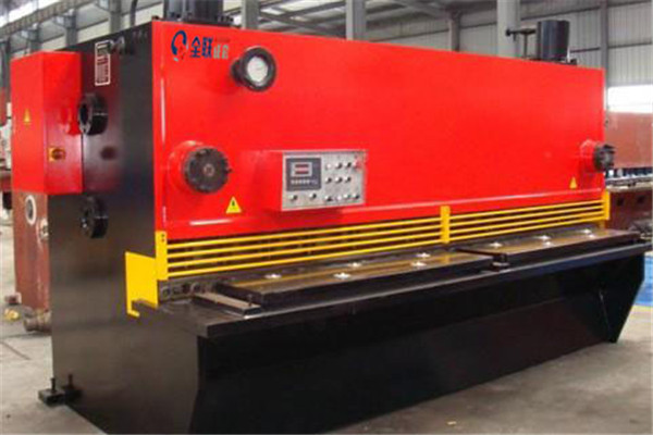 液(ye)壓擺式(shì)剪闆機(jī) 液壓(yā)擺式剪(jian)闆機