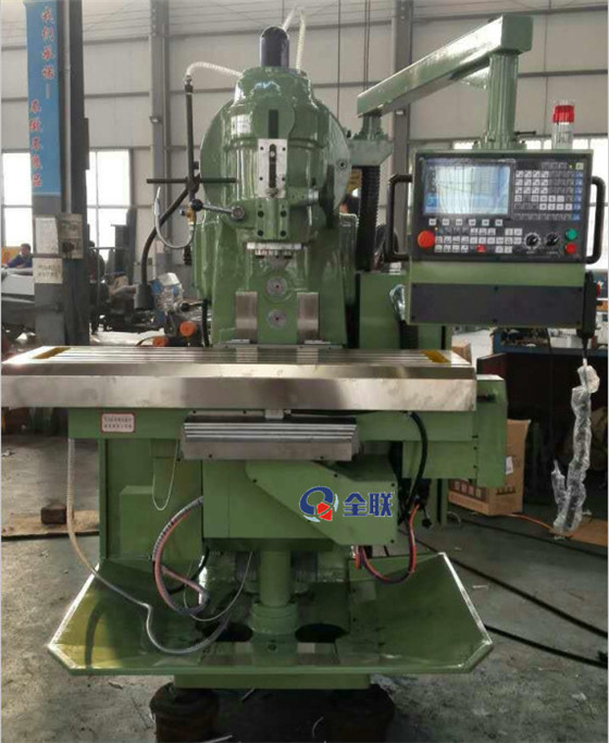 XK5040立式升降(jiang)台數控銑床(chuang) XK5040立式升(shēng)降台數控銑(xi)床