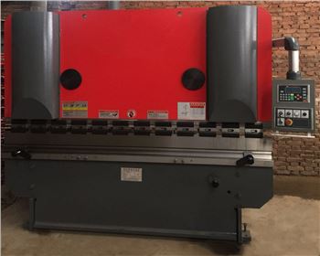 西安(an)市長安區(qū)黃良古城(chéng)車輛廠