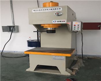 單柱(zhu)液壓機維(wei)修改造