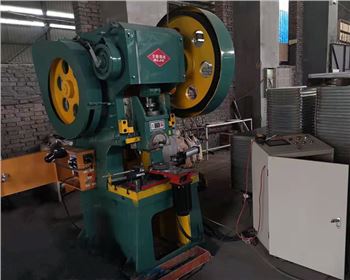 新疆法(fǎ)蘭沖孔機(ji)